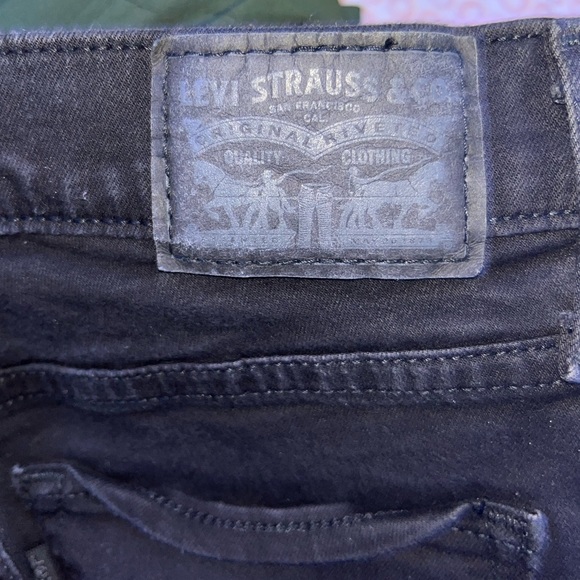Size 1 Bootcut Levi Jeans - Picture 2 of 2